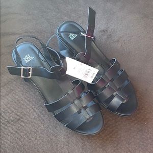 Cute chunky black sandals